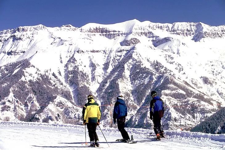 世界十大滑雪胜地（世界十大滑雪胜地包括）-第11张图片-华展网