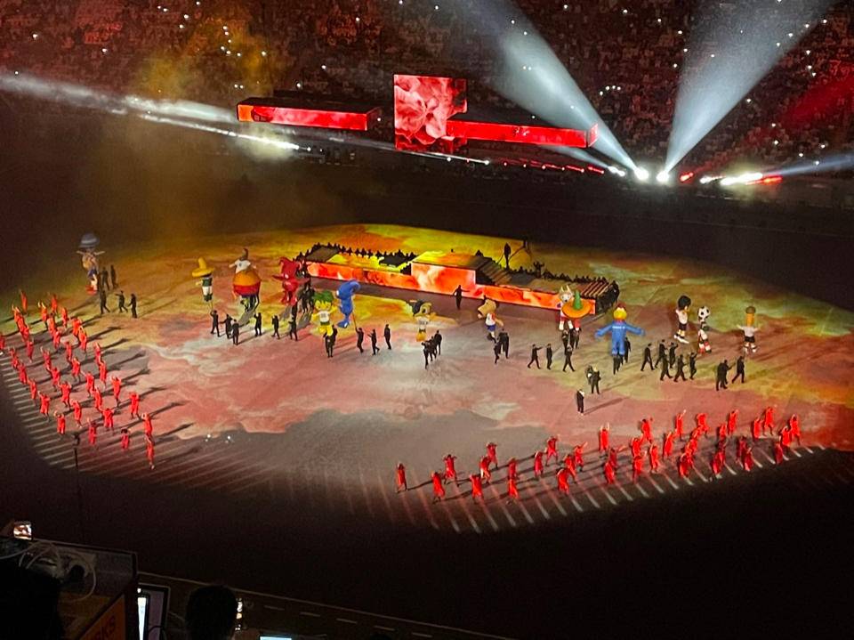 2022年世界杯在哪打（打卡成习惯，“地球”围着足球转！2022卡塔尔世界杯开幕）-趣拿体育