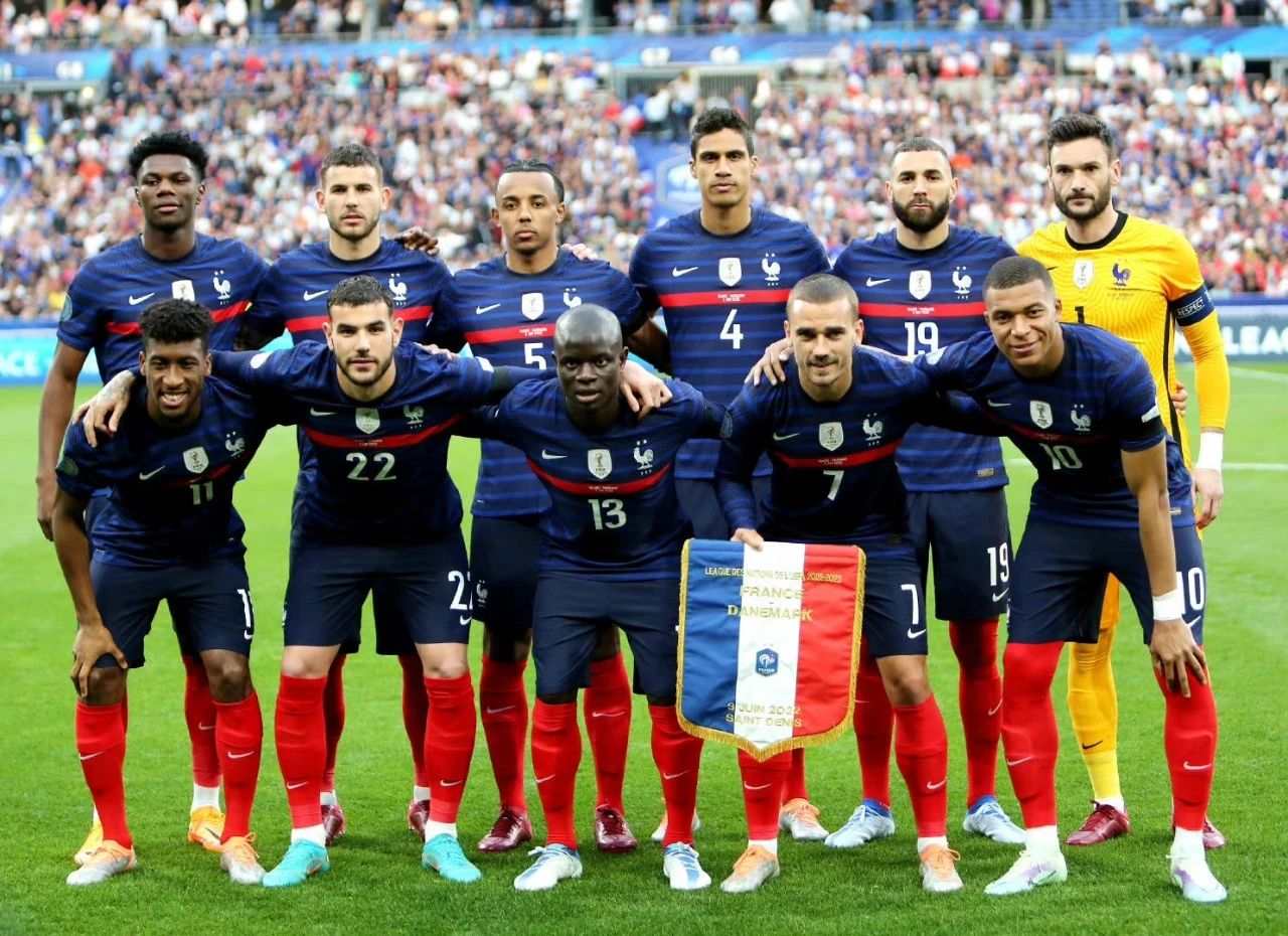 本泽马世界杯首日伤退，法国队卫冕之路崎岖！FIFA主席：西方道歉3千年再教训卡塔尔