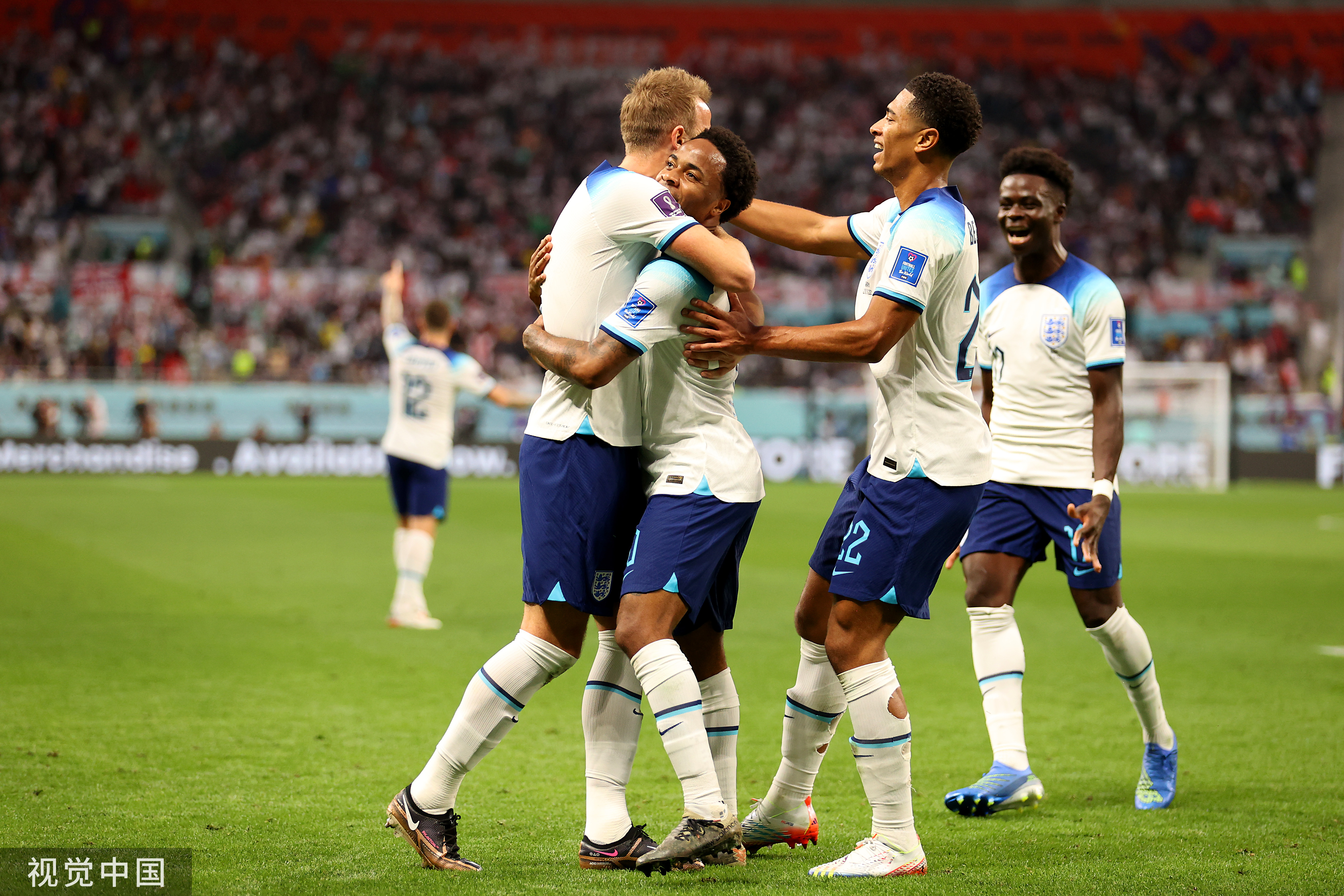 06年世界杯英格蘭vs葡萄牙（英格蘭隊6-2大勝伊朗隊，00后球員首次世界杯進(jìn)球）