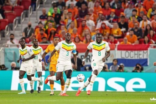 最后十分钟二连击，荷兰队击败非洲冠军