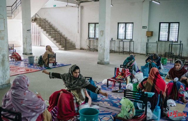 足球是由多少个六边形组成的（一个足球的诞生：探访世界最大足球产地）