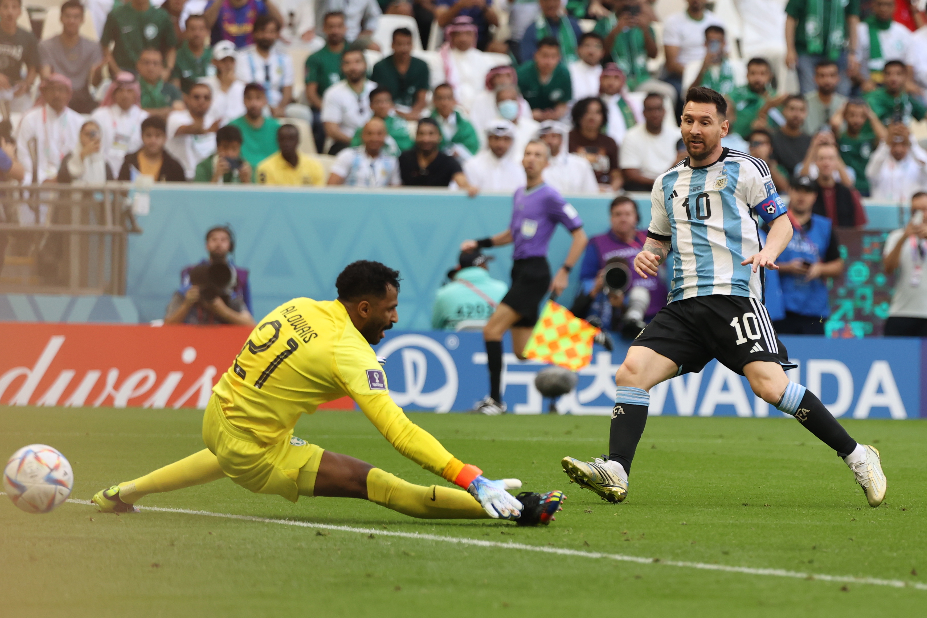 卡塔尔世界杯 | 新闻分析：从小组垫底到打入八强，阿根廷改变了什么