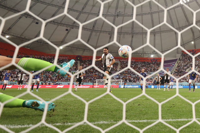 世界杯最大分差（英足总宣布：C罗因摔球迷手机被禁赛2场罚43万元！世界杯最新：西班牙7：0横扫哥斯达黎加，比利时1：0加拿大...）