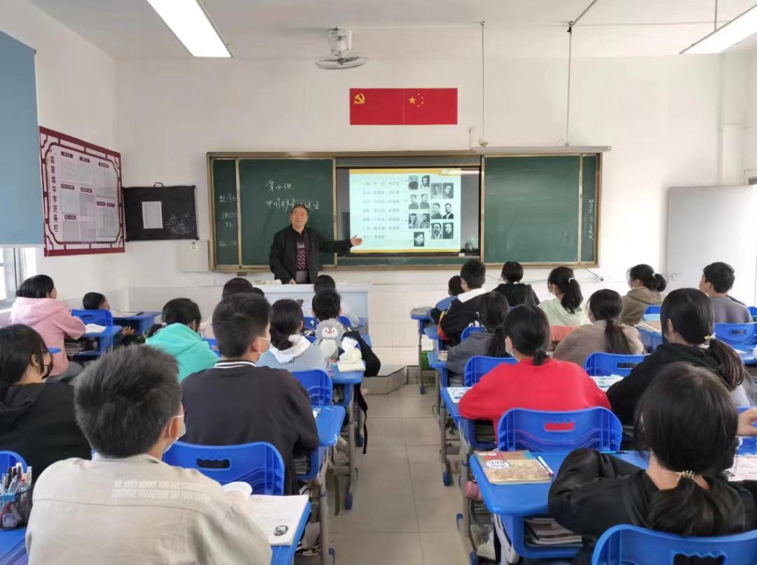 魅力教师｜宁乡喻家坳中学欧正云：10亩小校园里，他每天走1.2万步