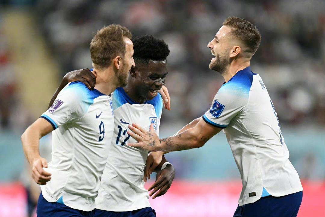 提前晋级第二轮（今日前瞻 - 小组赛第二轮开战：荷兰或提前晋级，英美大战备受关注）