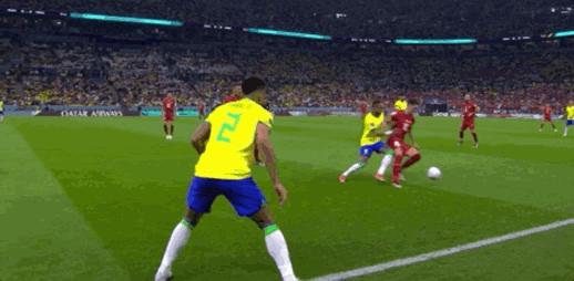 世界杯C罗点球破门创历史！五星巴西迎开门红
