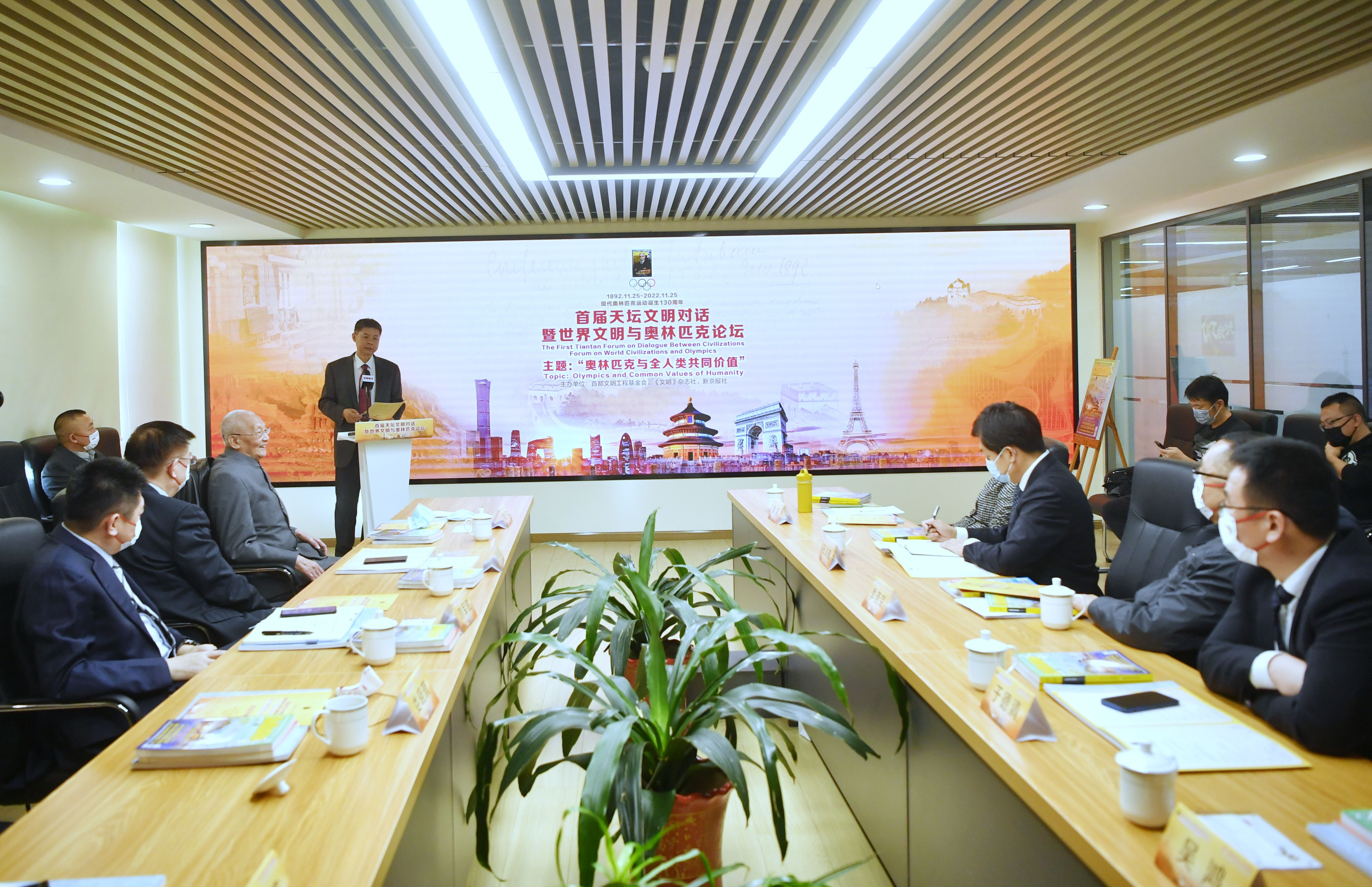 哪里可以考足球教練證（新聞8點見丨實錘了！國足前主帥李鐵被查；巴赫向這個論壇致賀信）