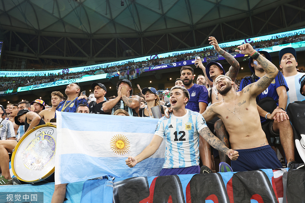 还是靠梅西！阿根廷2-0墨西哥，赢得出线生死战