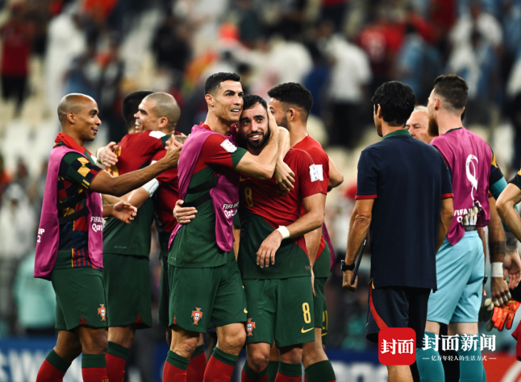 葡萄牙对乌拉圭（现场直击B费大爆发，葡萄牙2：0击败乌拉圭提前出线｜图集）