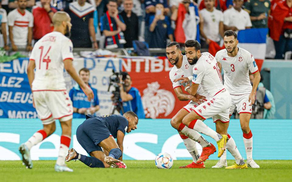 1比0战胜法国队不留遗憾，突尼斯队打道回府，第六次无缘淘汰赛