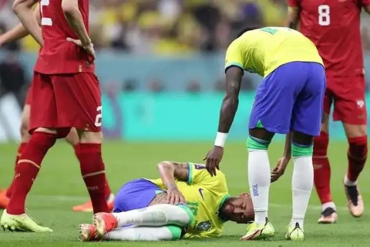 南非世界杯赛程赛果（小组赛今夜收官：巴西葡萄牙战平即可，乌拉圭火拼加纳）