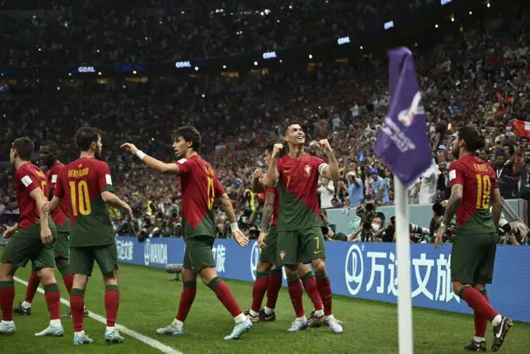 南非世界杯赛程赛果（小组赛今夜收官：巴西葡萄牙战平即可，乌拉圭火拼加纳）