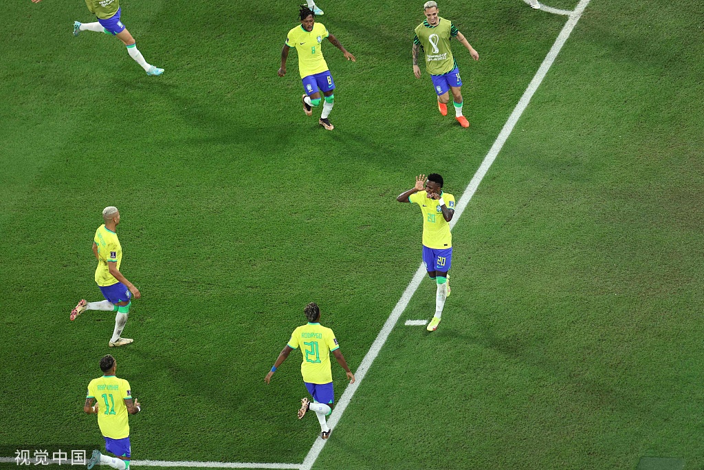 巴西队精彩表现吸引世界，巴西国内掀起“黄绿风潮”