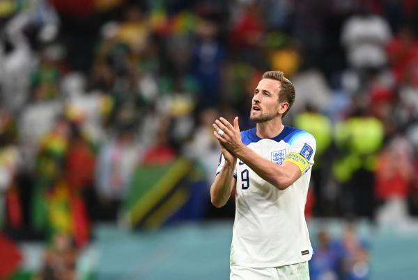 参加世界杯次数最多的阿根廷球员（只要阿根廷队挺进四强，梅西基本可以名垂青史，打破25场世界杯参赛最高纪录）