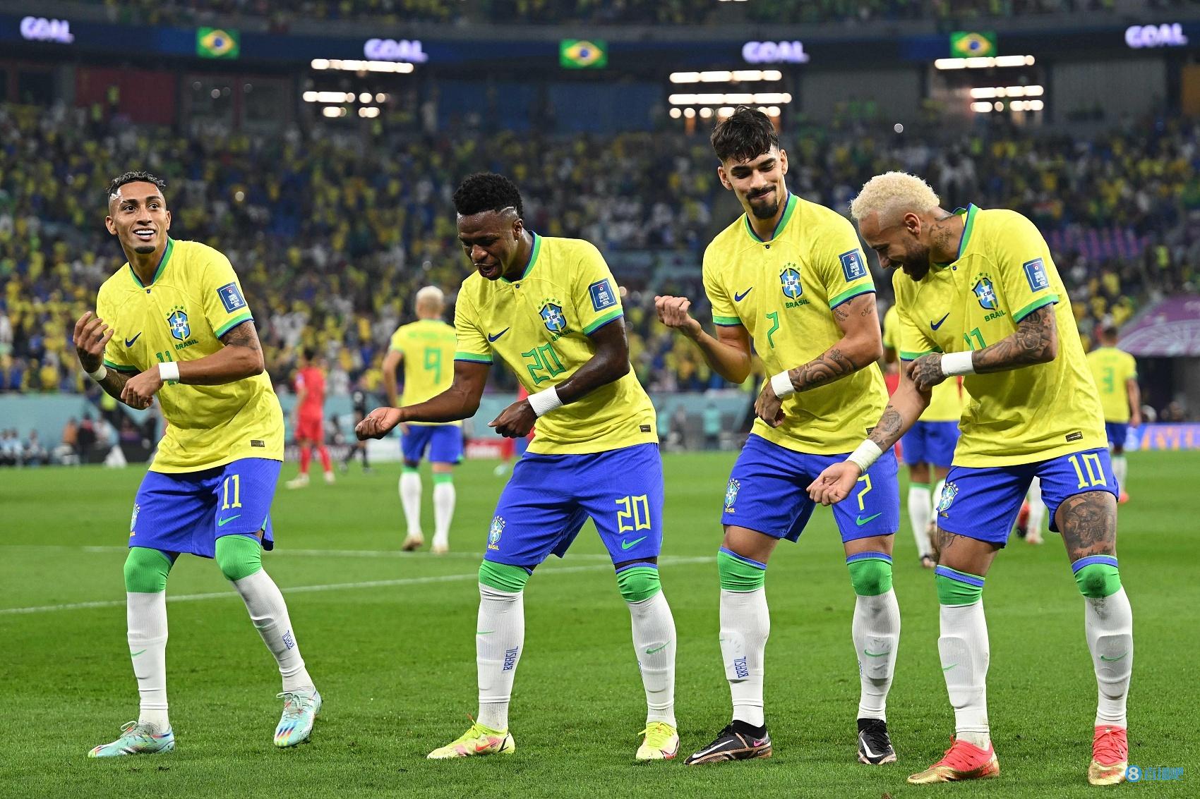 巴西队史第二次世界杯上半场进4球，自1954年对阵墨西哥以来首次