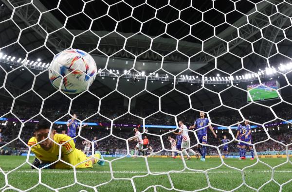 南非世界杯墨西哥门将（观察：利瓦科维奇扑出3个点球助克罗地亚晋级，世界杯进入淘汰赛就比拼门将？）-趣拿体育