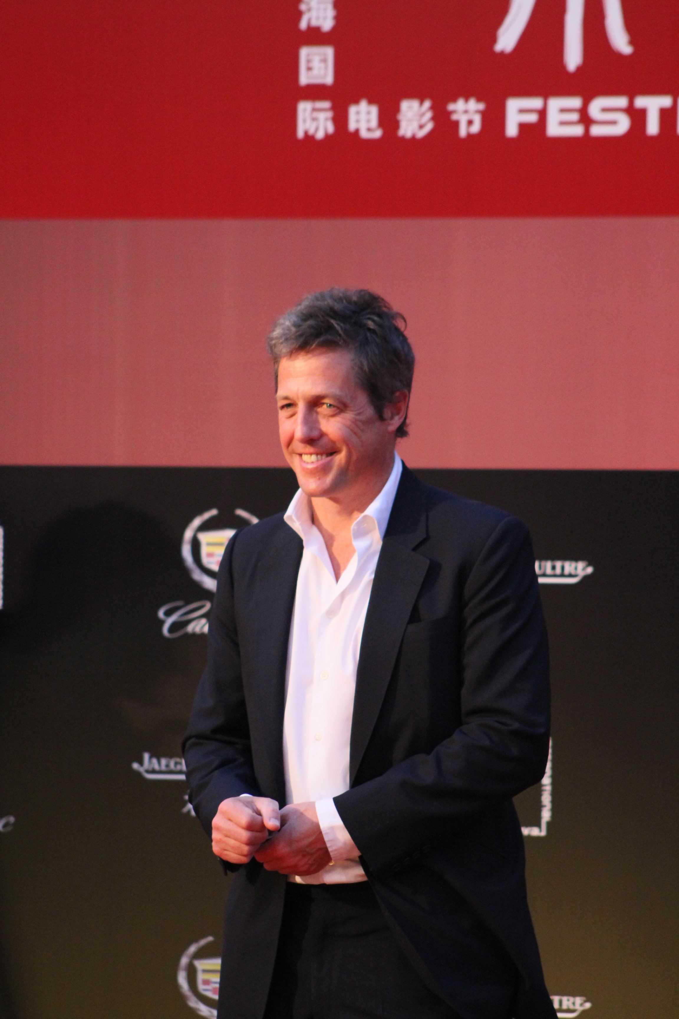 休·格兰特加盟新剧《宫殿》,合作凯特·温斯莱特