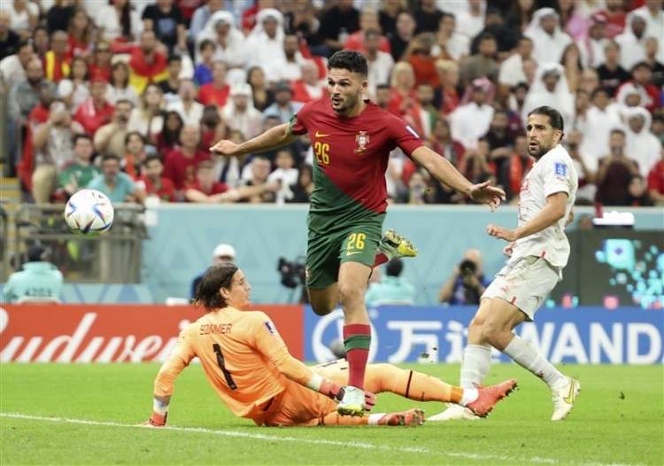 2016欧洲杯葡萄牙队名单（敢把C罗放在板凳上，68岁老帅手捧欧洲杯，葡萄牙三大豪门都执教过）