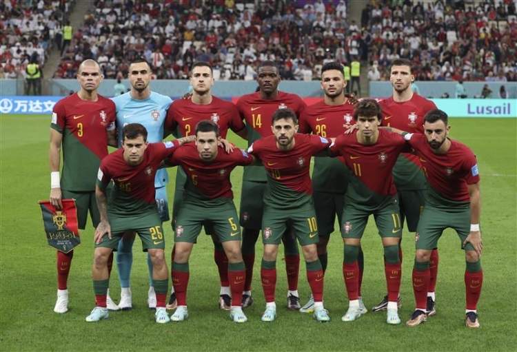 2016欧洲杯葡萄牙队名单（敢把C罗放在板凳上，68岁老帅手捧欧洲杯，葡萄牙三大豪门都执教过）