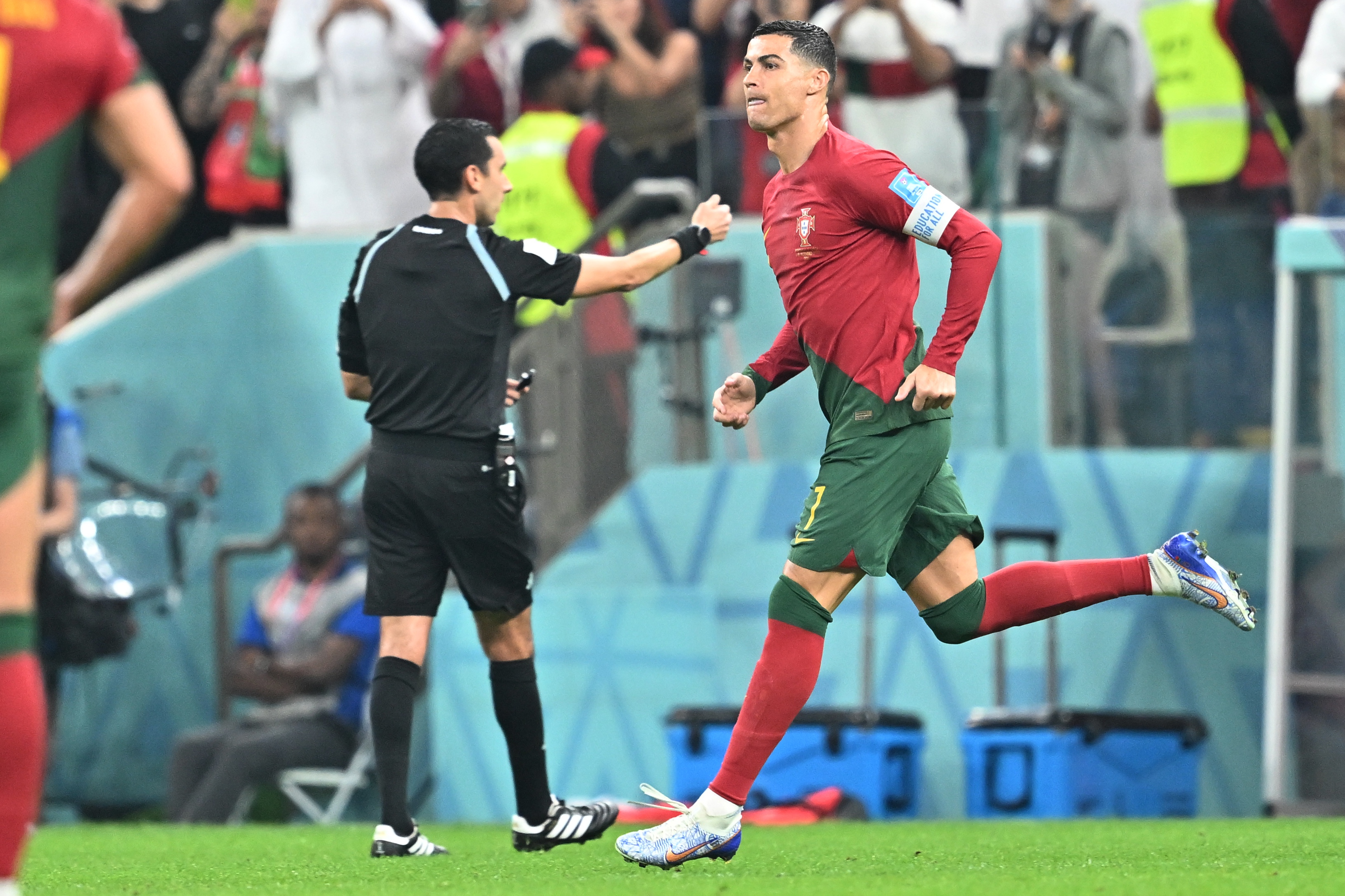 2018年世界杯C罗在哪个队（卡塔尔世界杯 - C罗和葡萄牙队，一个时代的传承）