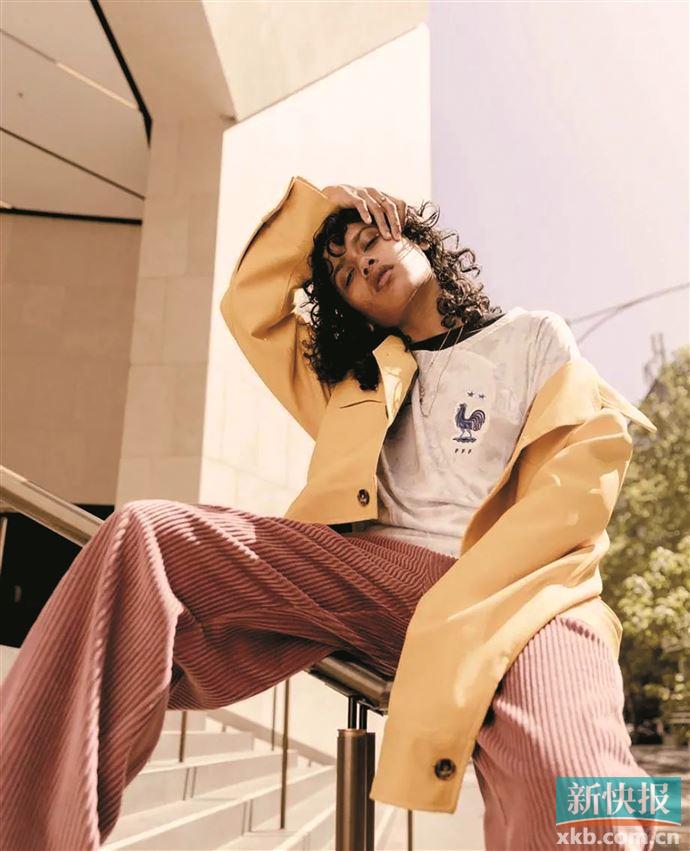 足球鞋配什么衣服最好看（时髦世界杯 复古足球风）