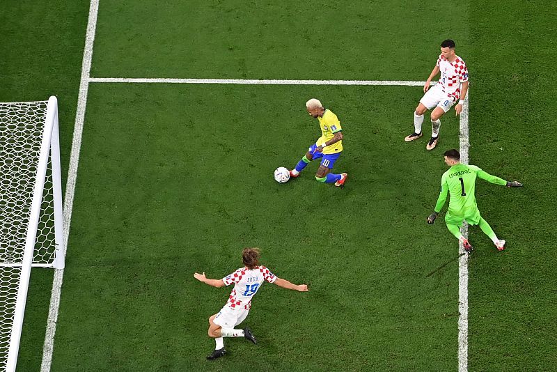 不愧“加时赛之王”！克罗地亚5-3点球大战淘汰巴西！足球名宿：“巴西队这样张扬，挨揍是早晚的事情！”