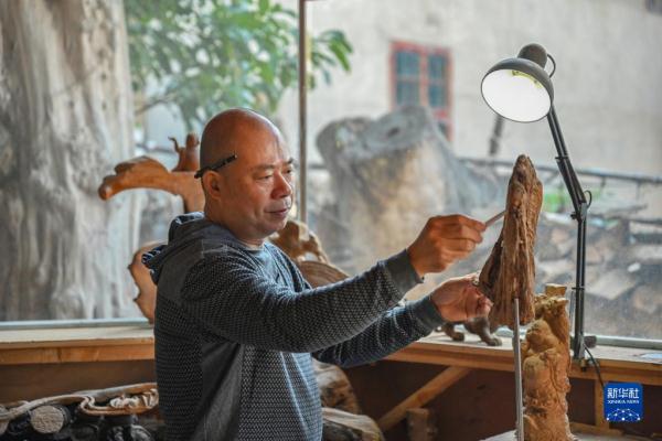 莆田木雕工艺品（福建莆田：传承千年技艺 尽显木雕之美）