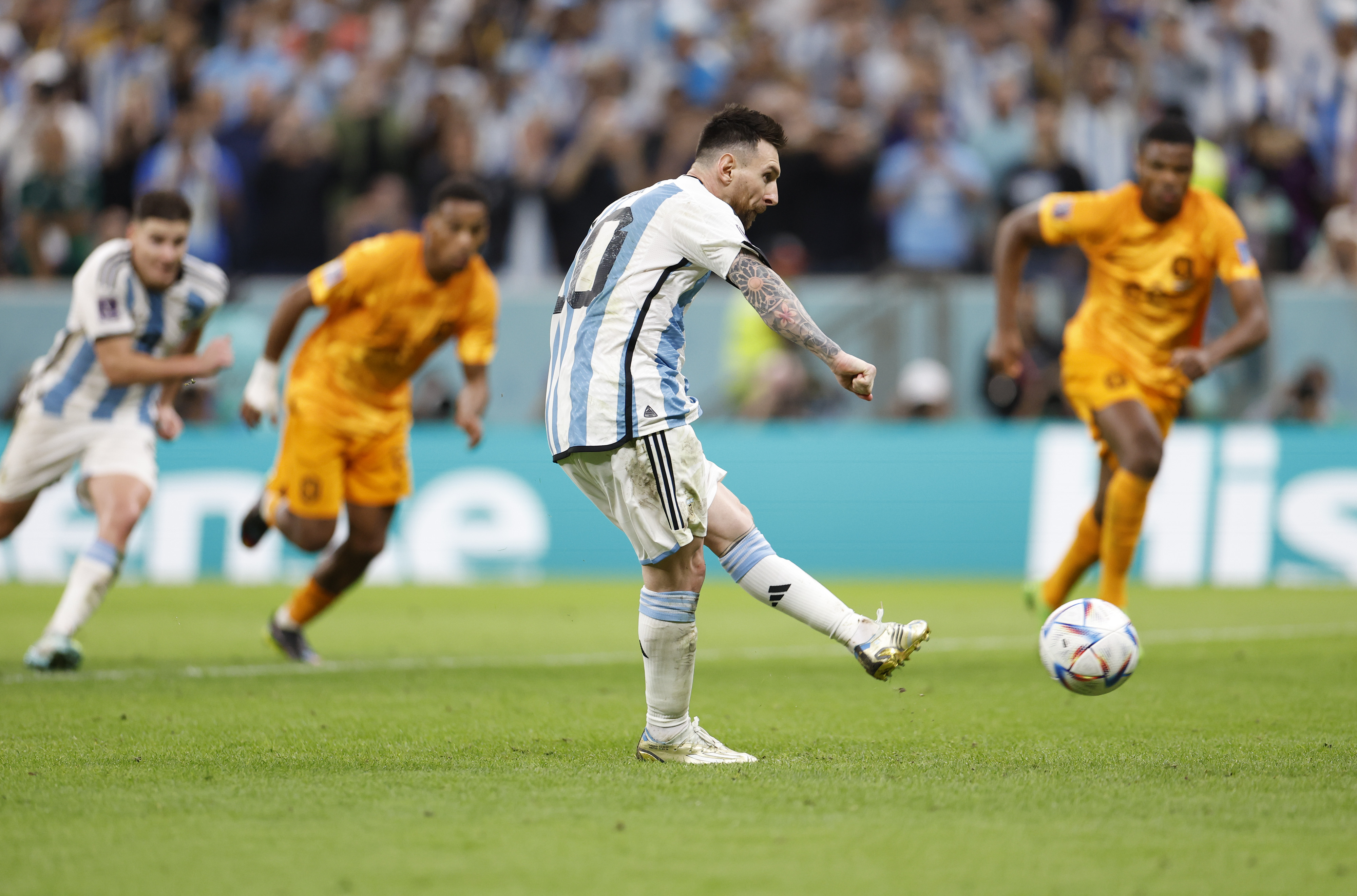 卡塔尔世界杯·人物 | 梅西,"没有个性"的领袖