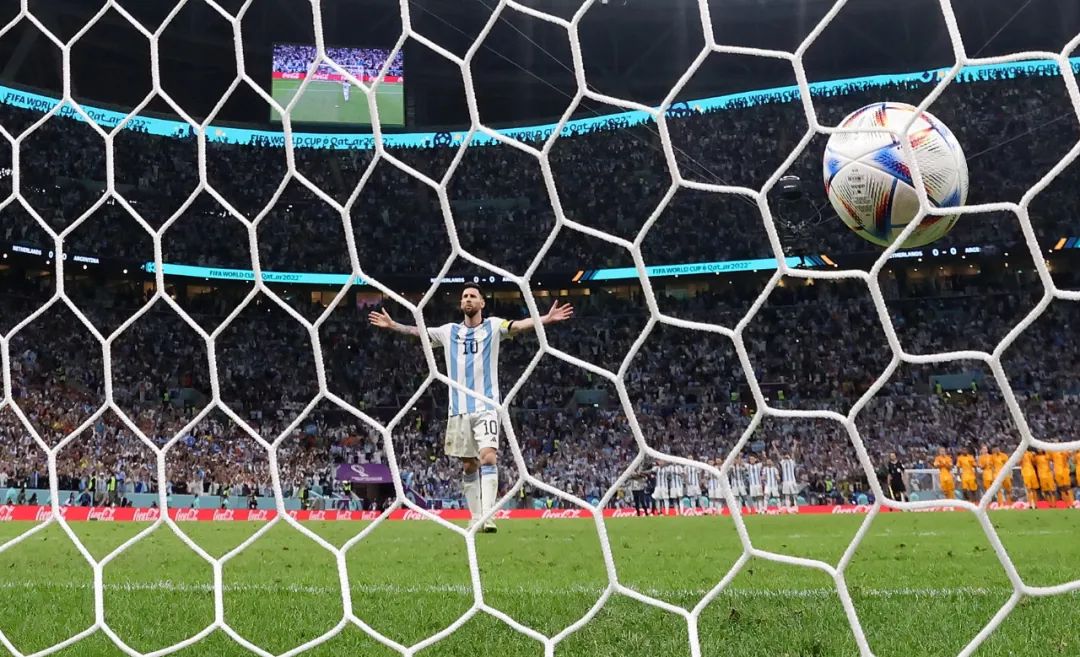 梅西的详细资料（梅西：足球的新王）