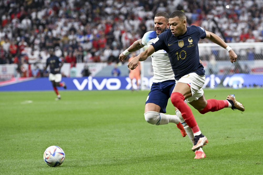世界杯战报丨四强出炉！法国2:1淘汰英格兰，连续两届杀入半决赛