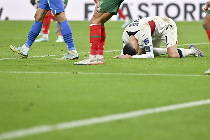 葡萄牙没拿过世界杯吗（葡萄牙遭淘汰C罗痛哭告别世界杯，摩洛哥杀进四强创造历史）