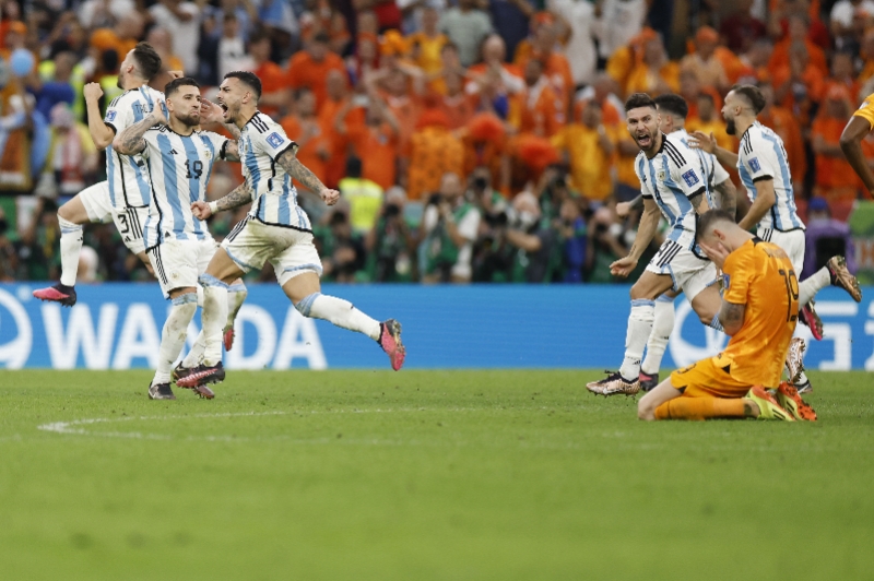 2014年世界杯阿根廷小组赛（梅西披荆斩棘把阿根廷扛进四强，队史世界杯半决赛从未输过）