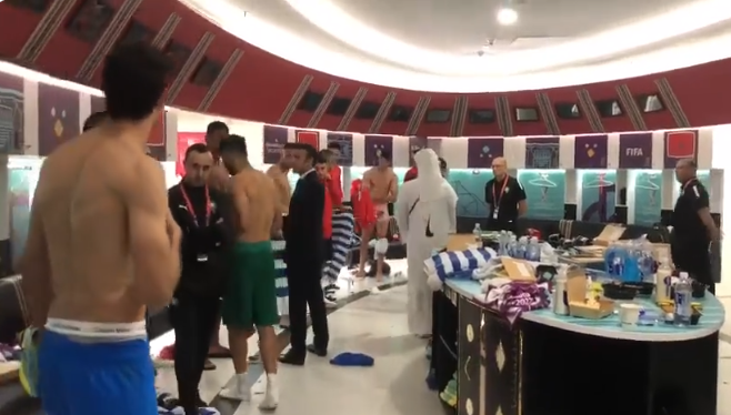 世界杯抱错球员庆祝（法国连续两届晋级世界杯决赛，球员庆祝嗨了把总统马克龙晾在一边）