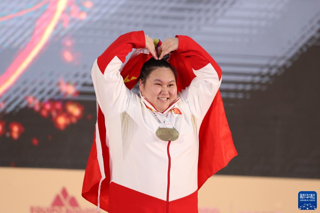 李雯雯包揽举重世锦赛87公斤以上级三金