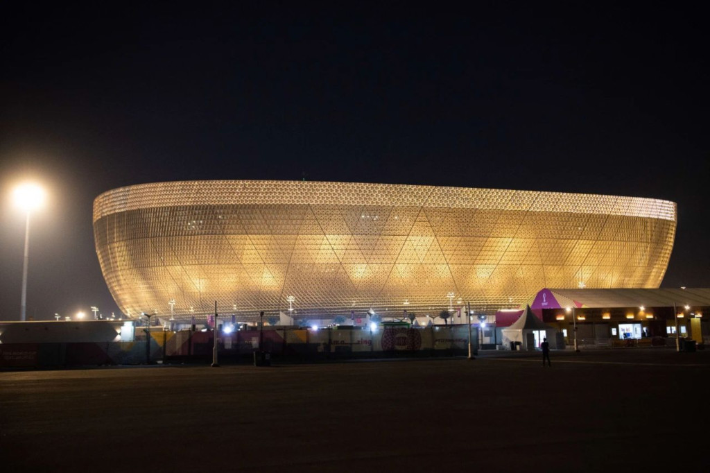 卡塔尔世界杯比赛时间适合国内吗(卡塔尔世界杯决赛将至，赛场内外有何看点？)
