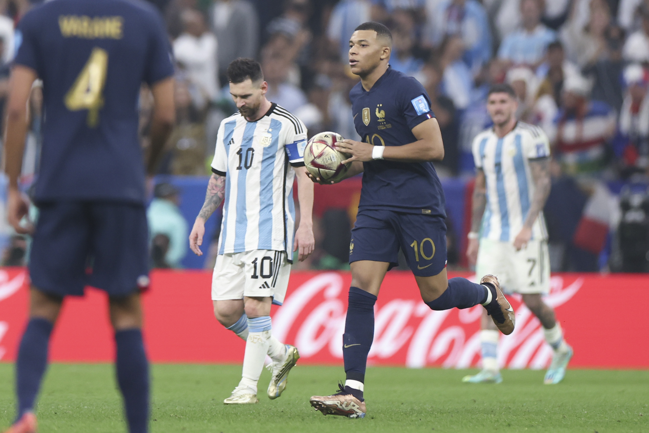 2022世界杯决赛有哪个国家（（卡塔尔世界杯）足球-决赛：阿根廷对阵法国(30)）