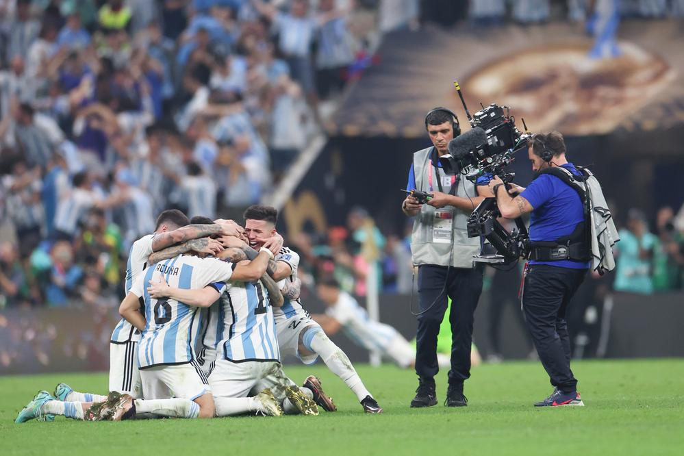 世界杯谁赢了俄罗斯（点球大战获胜！阿根廷队夺得队史第三座世界杯冠军奖杯）-华海博客