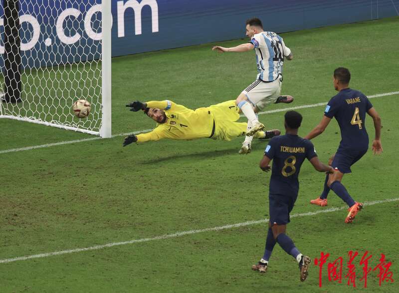 02年世界杯决赛比分（多图回顾世界杯决赛：梅西率阿根廷队夺冠）