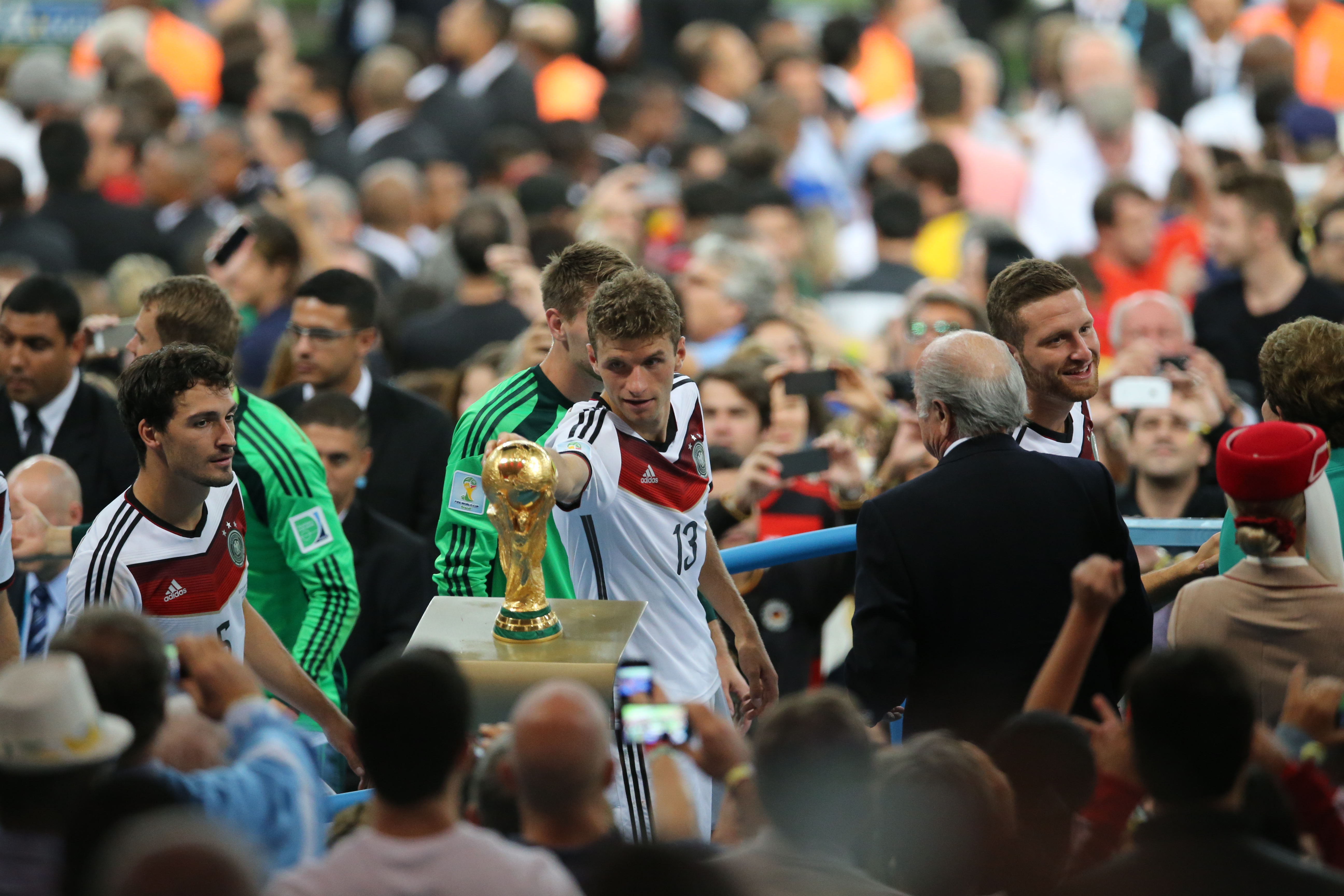 2018年世界杯决赛颁奖礼（“一步之遥”组图首公开！球王圆梦，这是最好的结局）