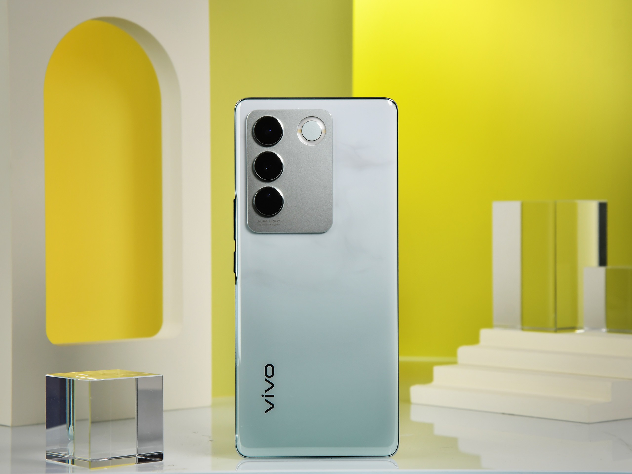 但一到這里就愛上了（vivo S16全面評(píng)測(cè)：可能是2022年最后一款輕薄性能小鋼炮）