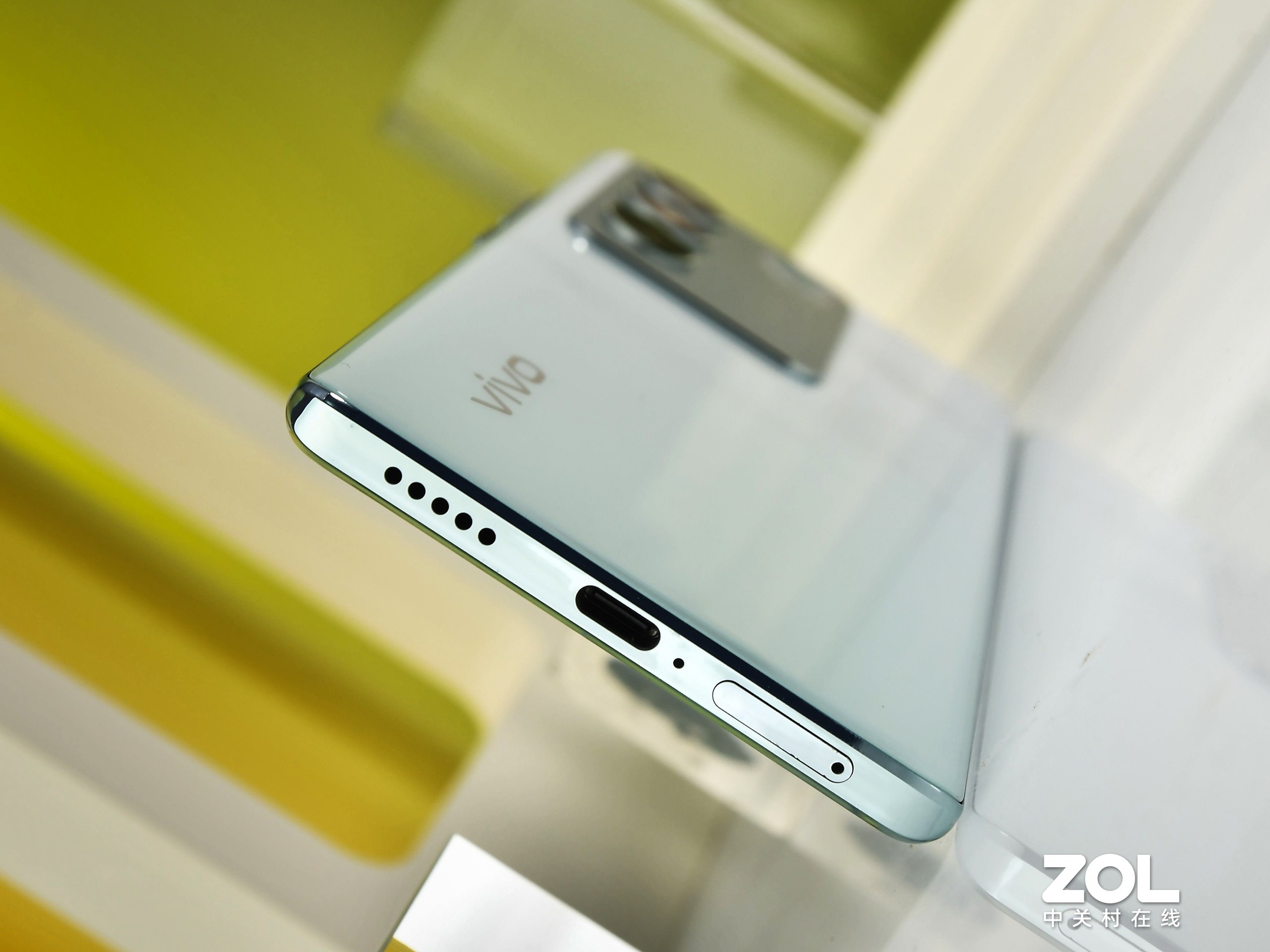但一到這里就愛上了（vivo S16全面評(píng)測(cè)：可能是2022年最后一款輕薄性能小鋼炮）