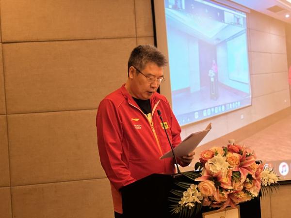 和劉國梁在一塊的教練叫什么（李隼任國乒總教練）