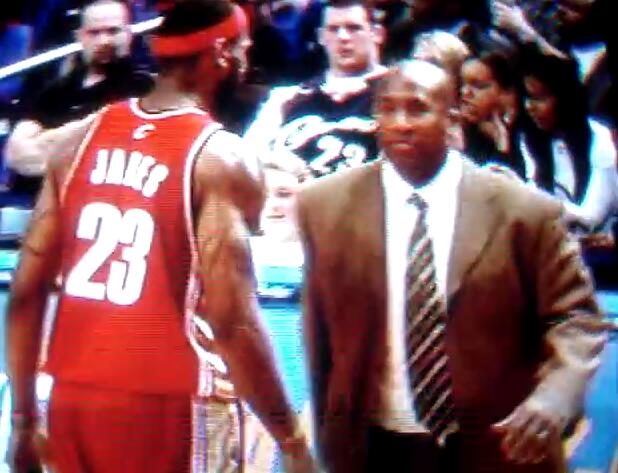 nba哪些教練換了（「人物志」三次被炒到助隊(duì)奪冠 從騎士到國王布朗教練有何蛻變？）