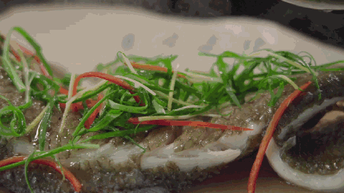清蒸魚怎么做（清蒸魚鮮嫩又不腥的秘訣，除夕夜照著做準沒錯！）