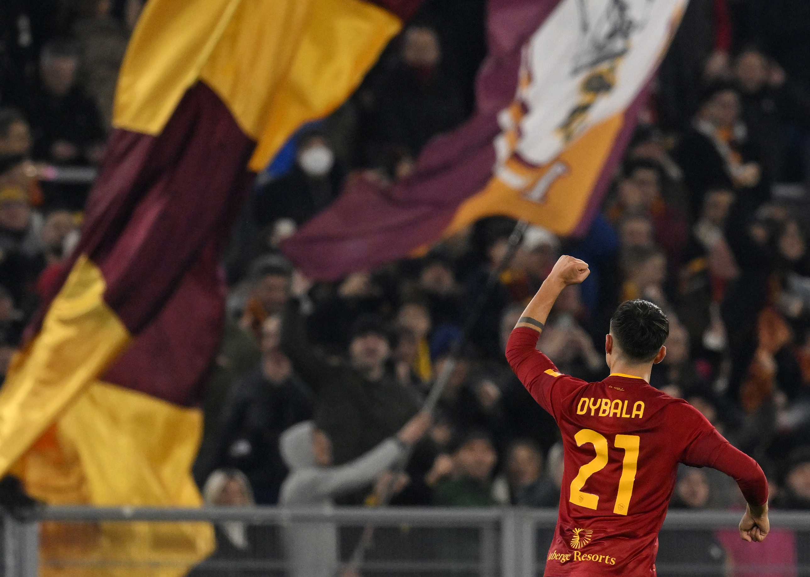 十人佛罗伦萨2-2萨索洛（意甲-亚特兰大狂胜萨勒尼塔纳 罗马击败十人“紫百合”）-趣拿体育