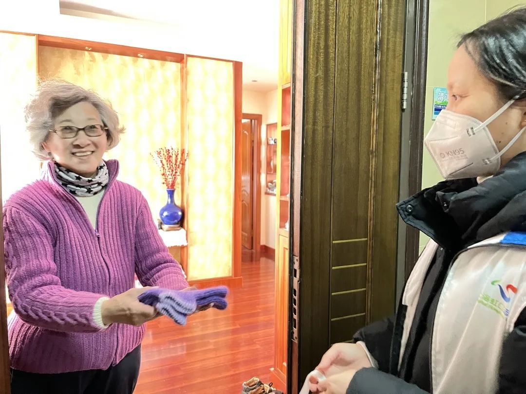 你身边有人中吗（寒冷中的小温暖，你身边有吗？）