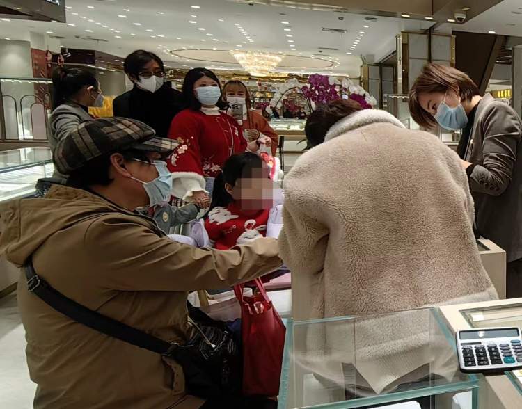 今日城隍庙黄金价格，周六福今日黄金价