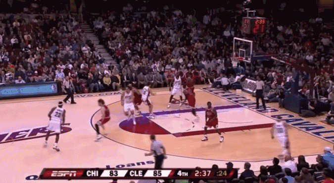 nba詹姆斯扣篮（翱翔天际世皆惊！这可能是詹姆斯生涯最精彩的十记扣篮）