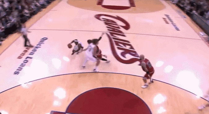 nba詹姆斯扣篮（翱翔天际世皆惊！这可能是詹姆斯生涯最精彩的十记扣篮）